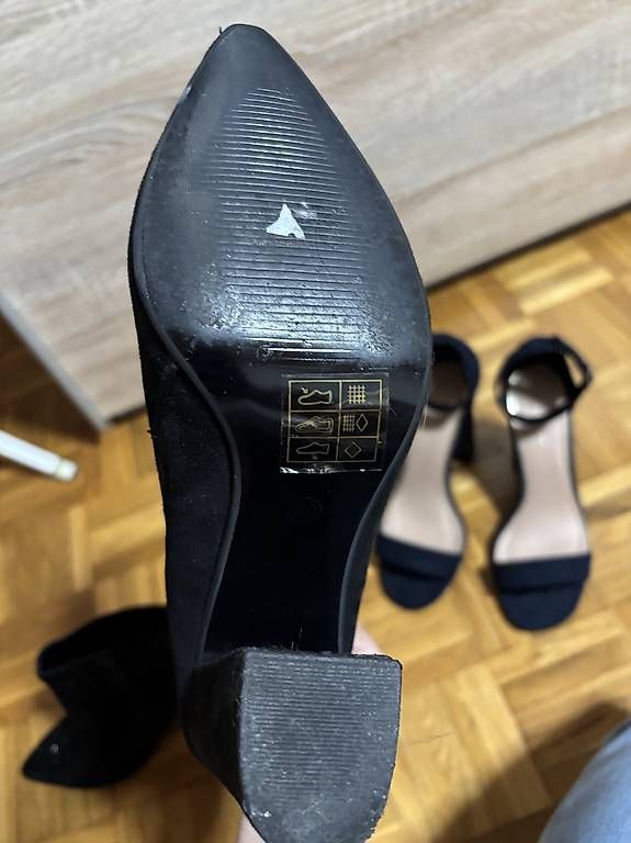 Scarpe da donna: Stivaletti  – Usato da Maroggia venduto da ila_bb5l 3