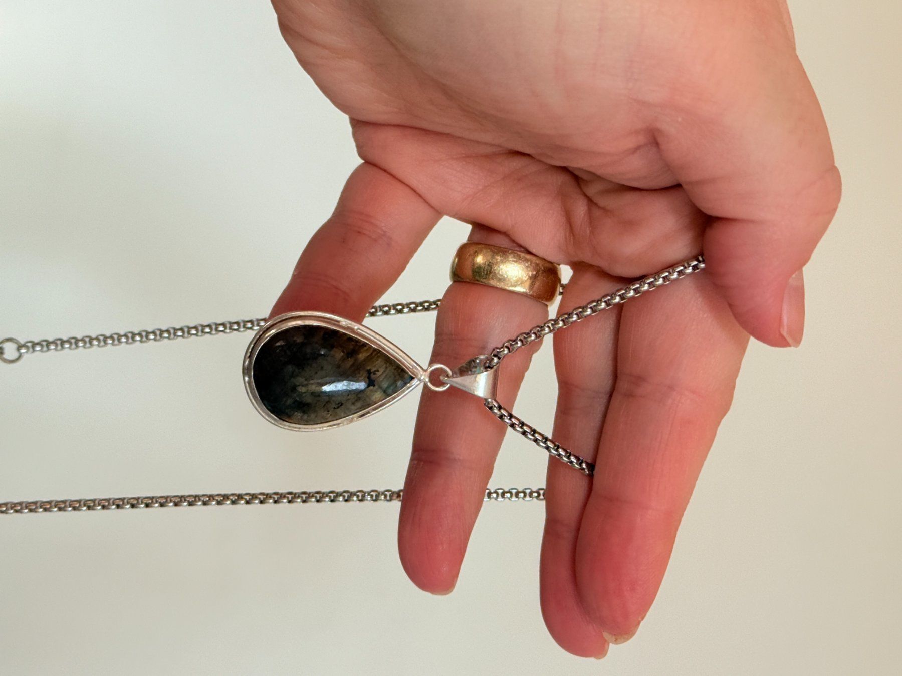 Catenine: Collier labradorite naturelle goutte 💧... – Nuovo e nell'imballaggio originale da Genève venduto da AGBERG 2