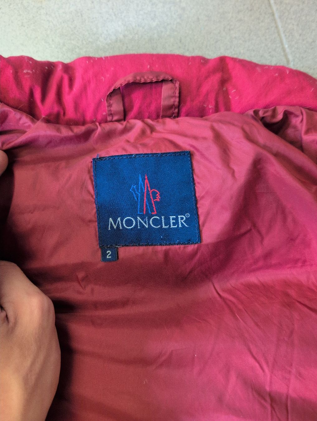 Moncler Jacken: Moncler pufferjacke Grösse 2 rot – Gebraucht aus Rueun von nic_rmc6