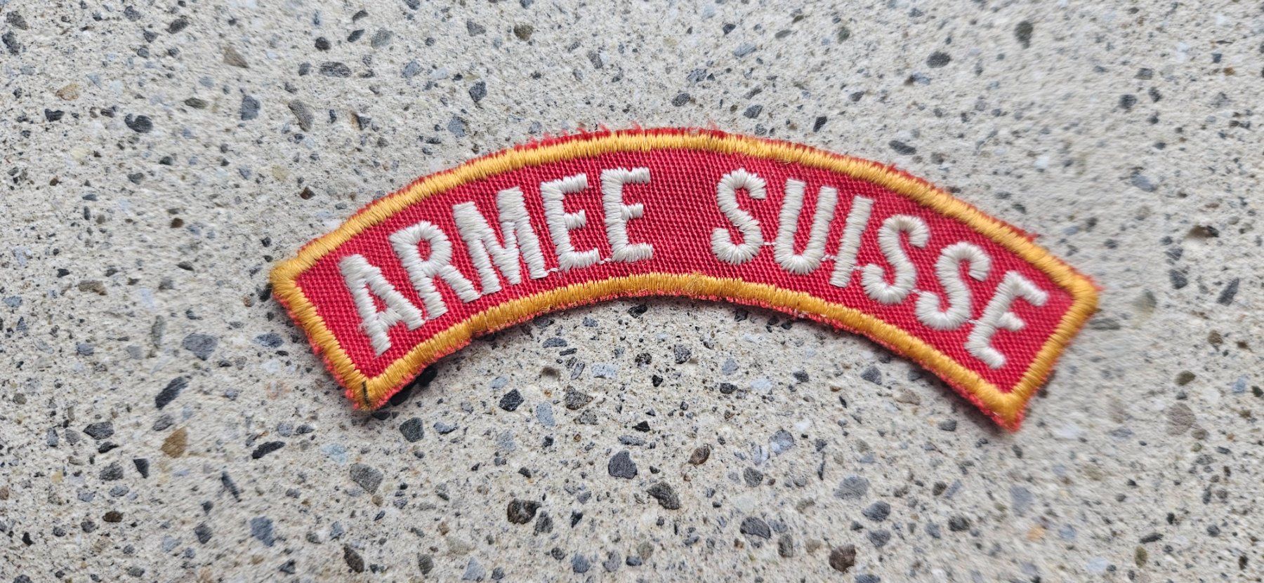 Schweizer Armee Placchette & Badge: *** Bogen Armee Suisse *** – Nuovo e nell'imballaggio originale da Riedholz venduto da fr_sIruP