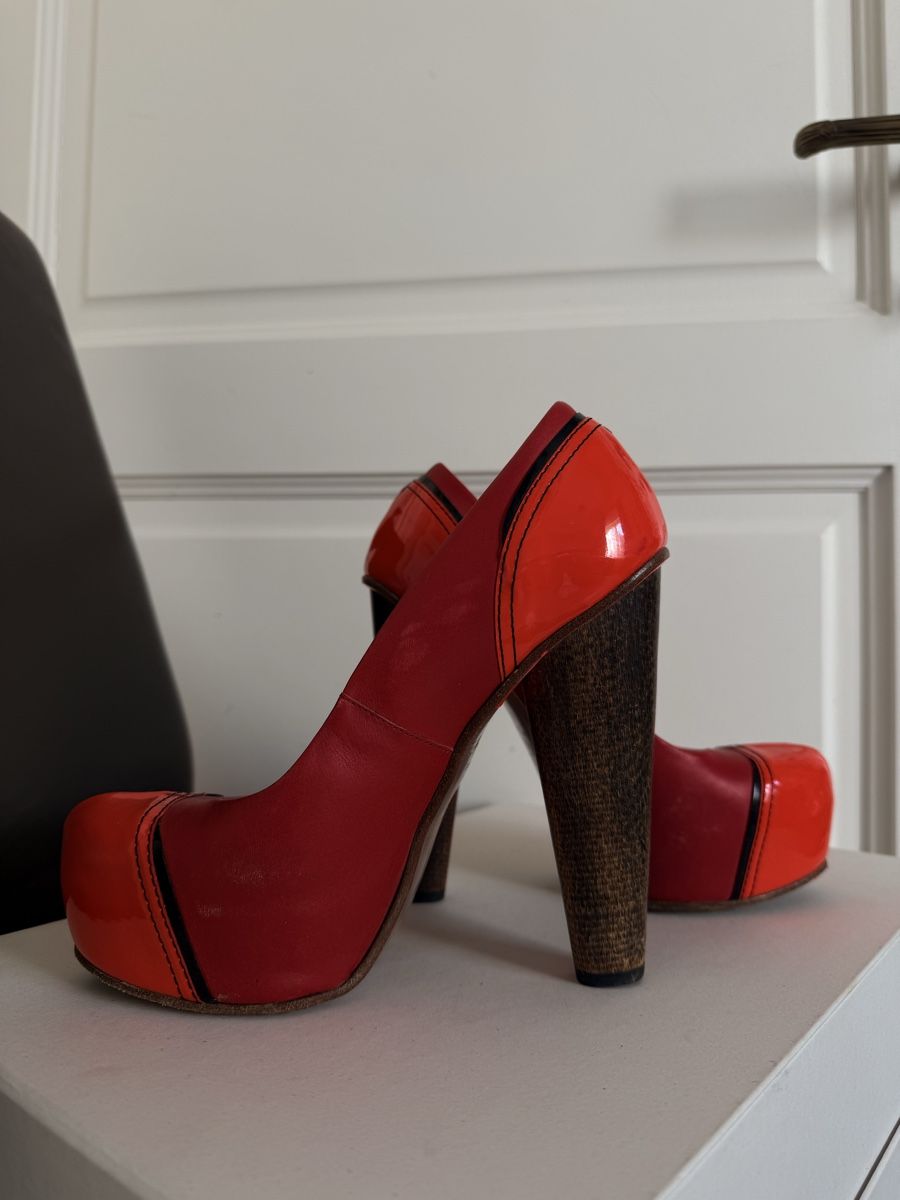 Versace Scarpe da donna: Versace Heels - Red Patent Leather – Usato da Corsier-sur-Vevey venduto da Kristina.Nova 2