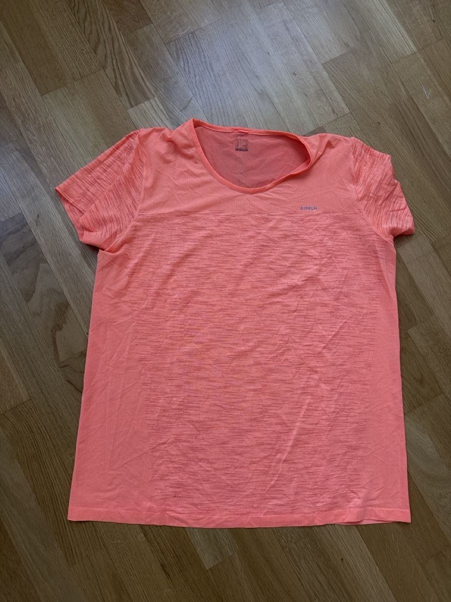 T-shirt: T-shirt KIPRUN XL – Nuovo (secondo la descrizione) da Concise venduto da mauranou._