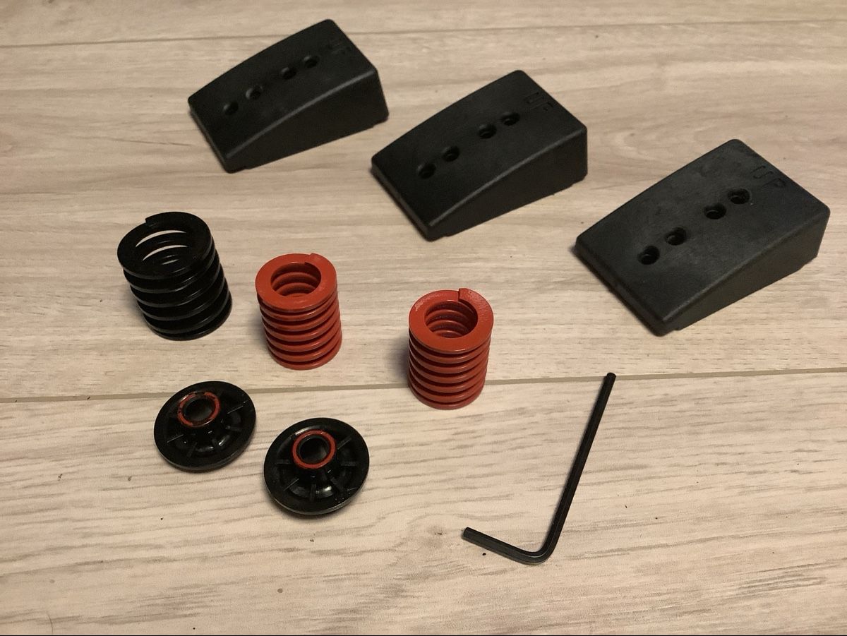 Thrustmaster Manettes: Thrustmaster L-TCM Pedals mit Loadcell - sgt Zustand – D'occasion à Elgg par fxsnotb666 2