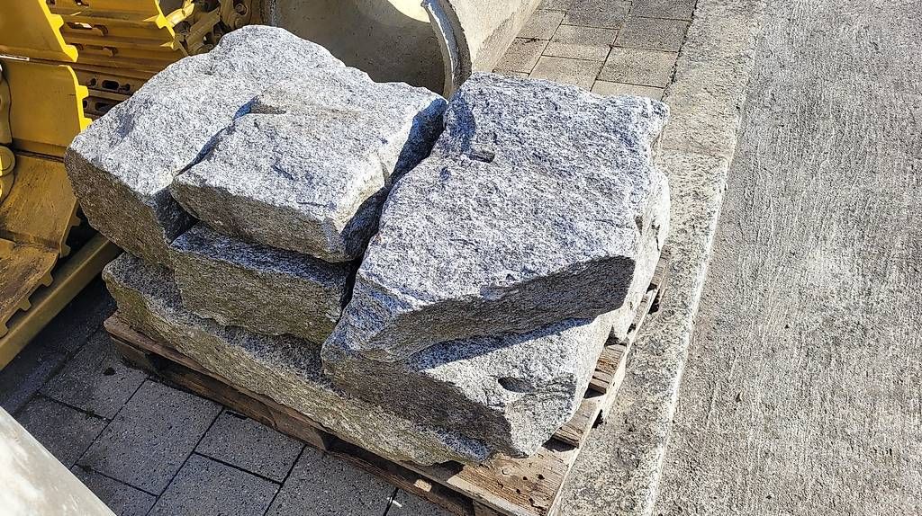 Pierres & tuiles: Granitsteine – D'occasion à Kerns par avr75 2