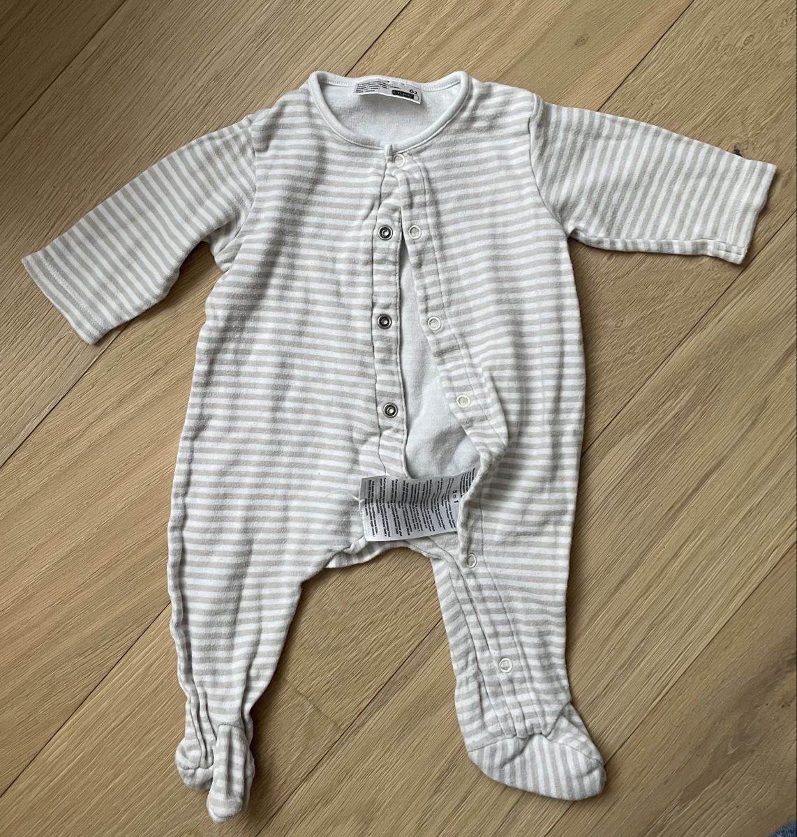 Pyjamas: Baby Schlafanzug – D'occasion à Niederhelfenschwil par jas_sq7y