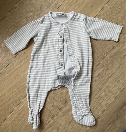 Baby Schlafanzug