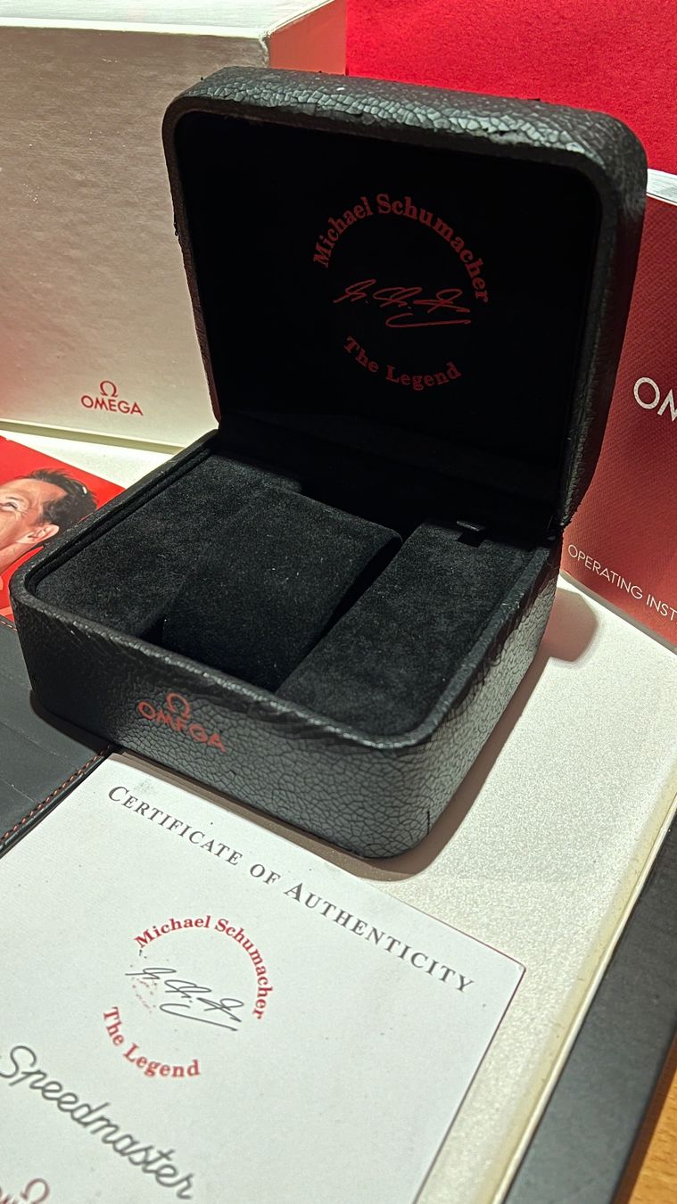 Omega Scatole porta orologi: Omega Speedmaster Racing Formula One Michael Schumacher Box – Usato da Niederurnen venduto da bueKingvest 5
