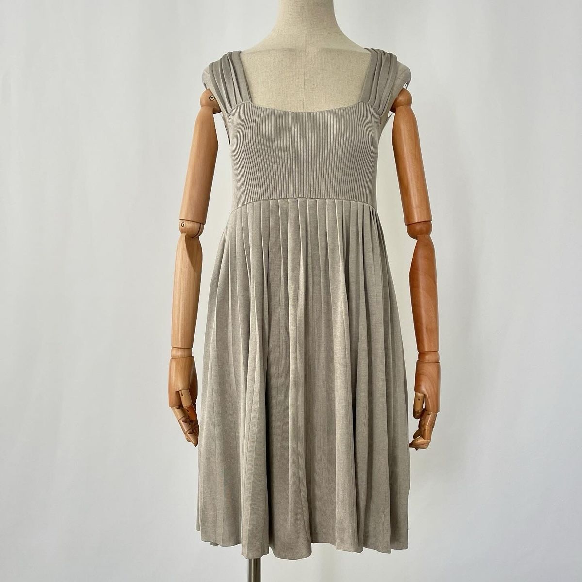 Vestiti: JOSEPH New Silk Dress – Nuovo (secondo la descrizione) da Emmen venduto da Avviivva_Com2023