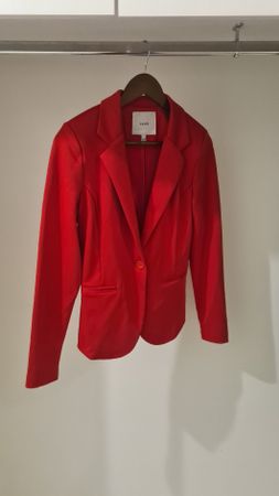 Roter Blazer Ichi