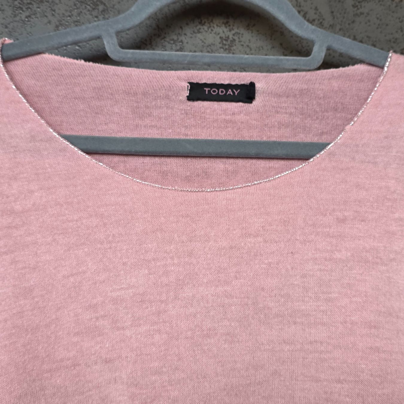 Pullover & Sweatshirts: 🐸 ROSA VISKOSE PULLOVER L MIT SILBERRAND – Gebraucht aus Môtier (Vully) von Frogs 4
