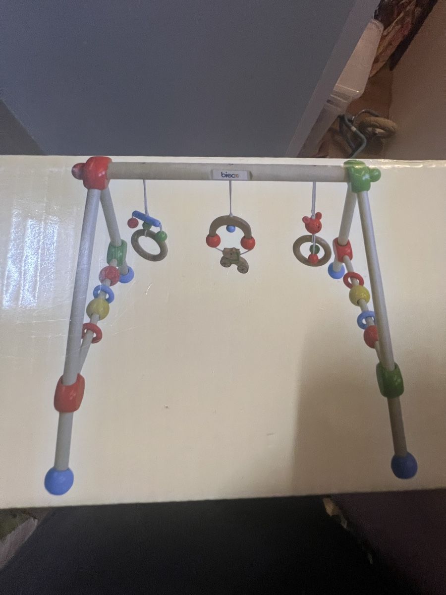 Tiro con l'arco: Baby Spielbogen BIECO mit Spielzeug – Usato da Engelburg venduto da sev_82v7