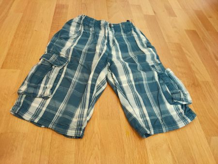 4 Shorts für Jungs in der Grösse 158