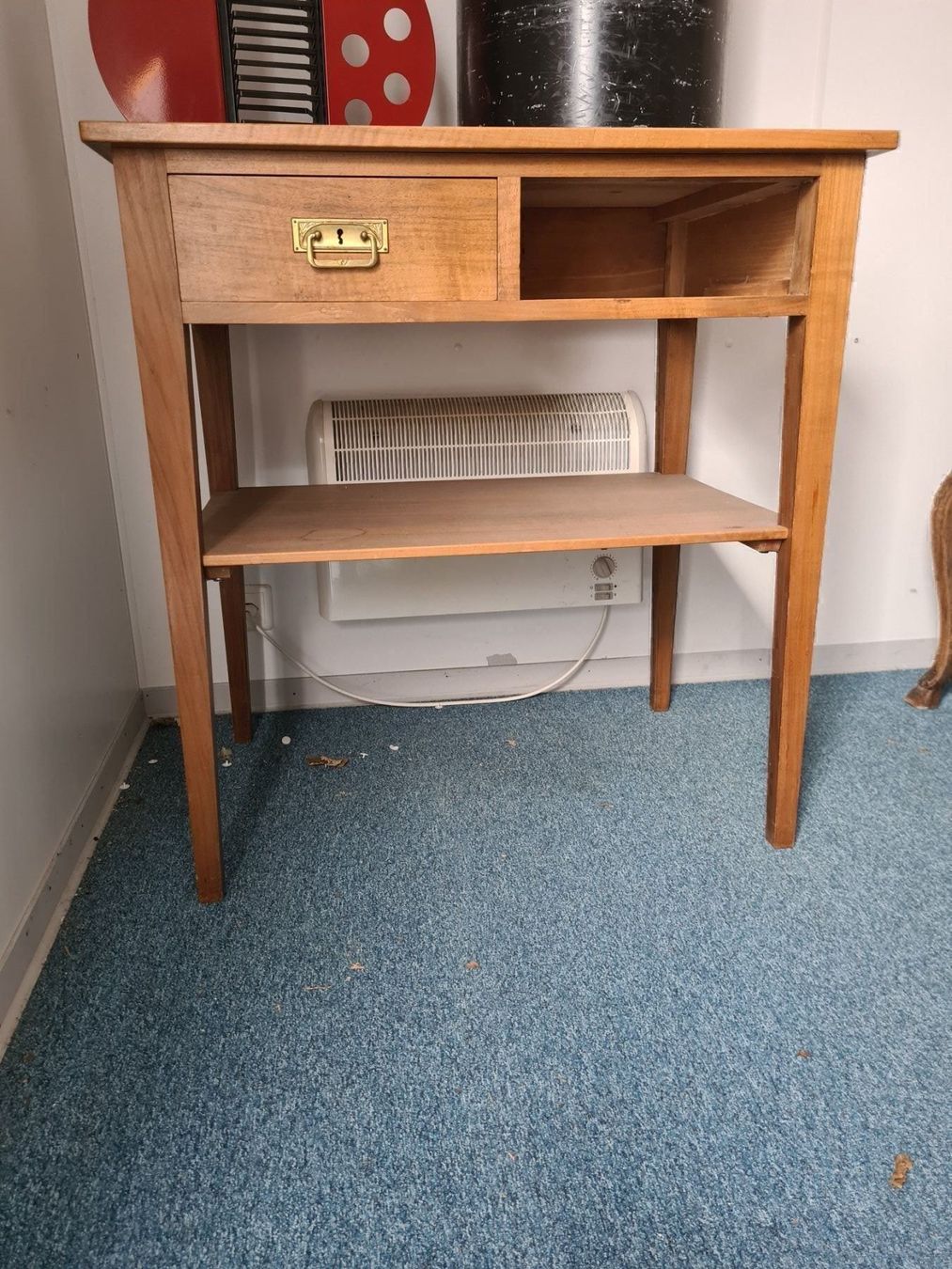 Armadi: Armoire a vendre 100frs – Usato da Monthey venduto da 187-zeroo