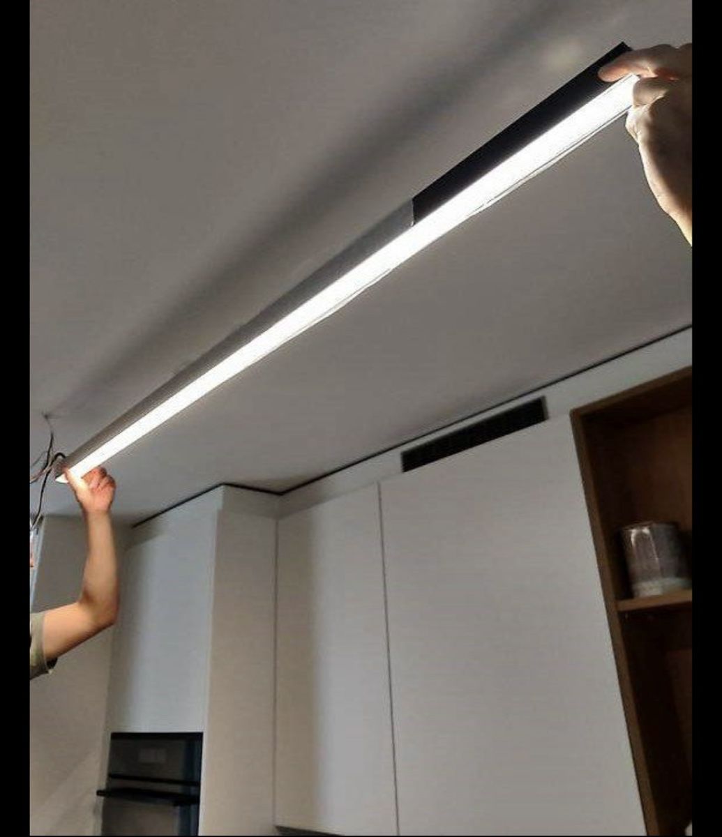 Lampade: Schmale Deckenleuchte – Nuovo e nell'imballaggio originale da Spiez venduto da hgh32 1