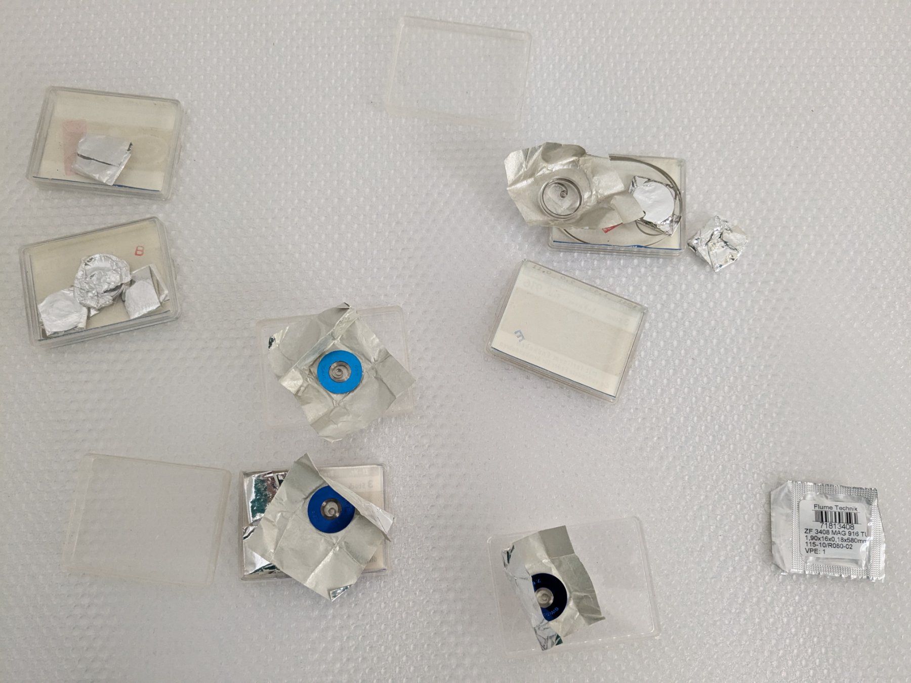 Orologi: Aufzugsfedern - Uhrmacherfund – Usato da Weinfelden venduto da blaukreuz_brocki_TG 4