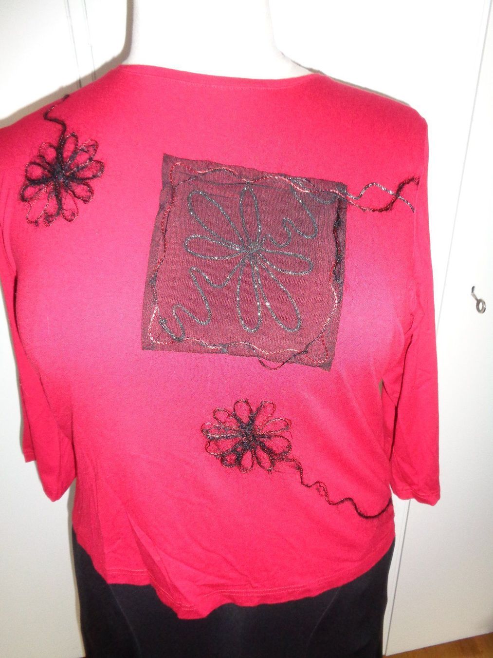 T-shirt: T-shirt rouge T. 5 – Usato da Marin-Epagnier venduto da Madja 1