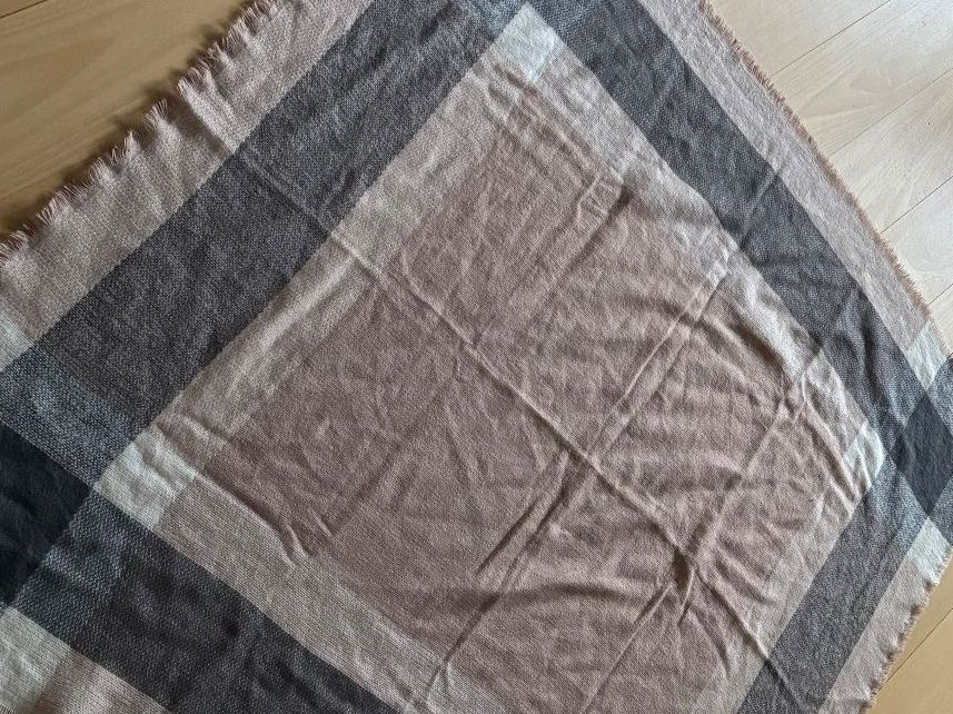 Foulard & Sciarpe: Grosses Halstuch/Schal – Usato da Stallikon venduto da Rsiri 1