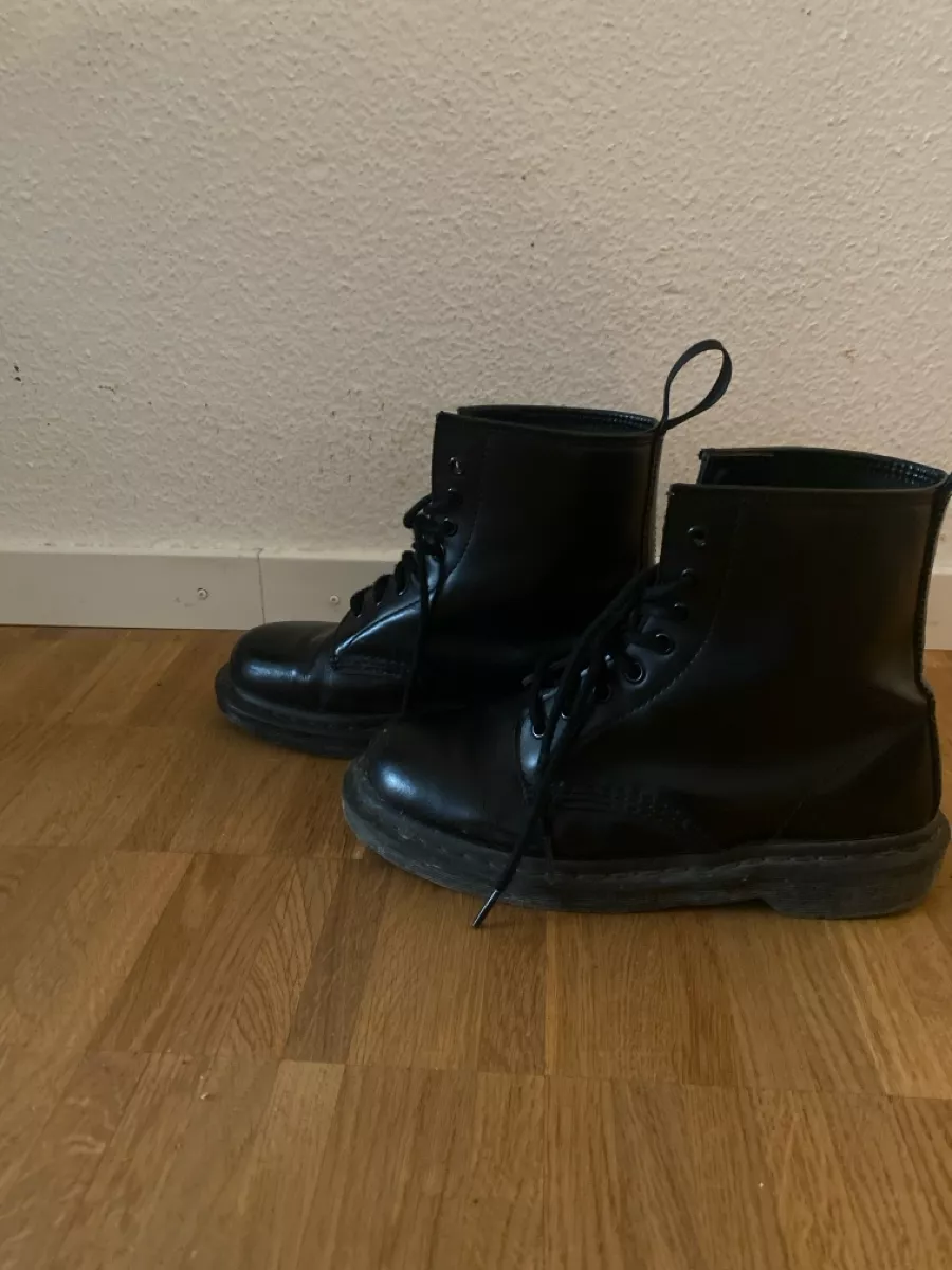Scarpe da uomo: Dr. Martens 1460 – Usato da Zürich venduto da Majatzki