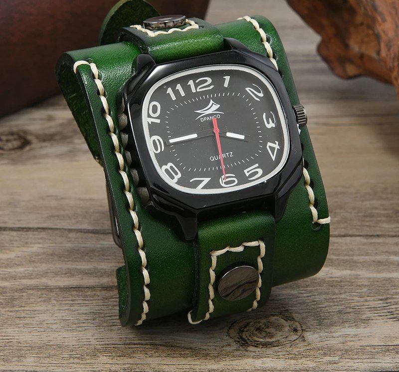 Orologi: Quarzuhr Leder grün Punk-Stil – Nuovo e nell'imballaggio originale da Lausanne venduto da WATCH-WORLD