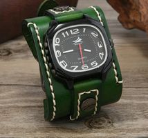 Quarzuhr Leder grün Punk-Stil