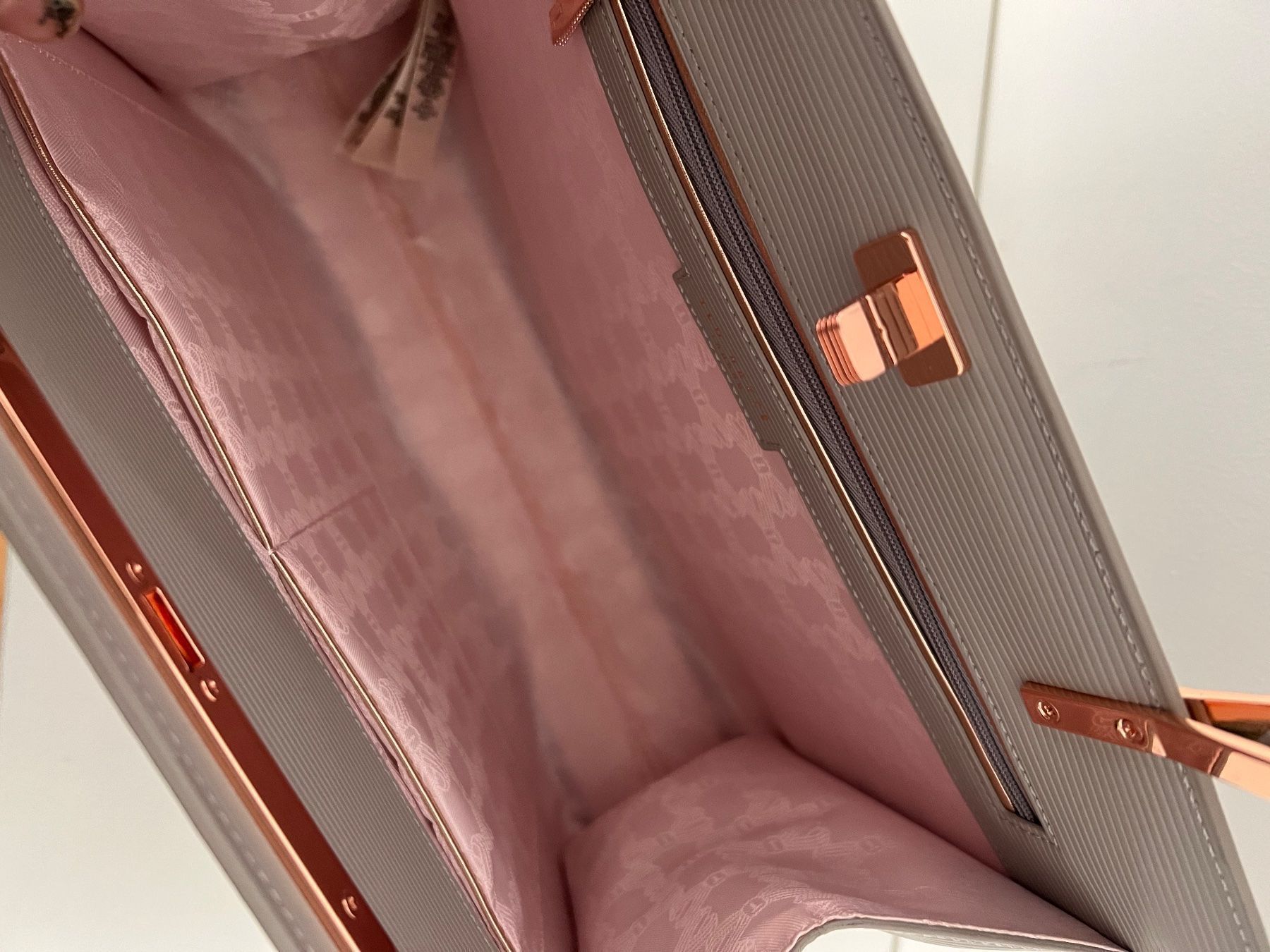 Ted Baker Borse da donna: Ted Baker Handtasche (grau) - Vintage Style – Usato da Eichberg venduto da Lolapop18 3