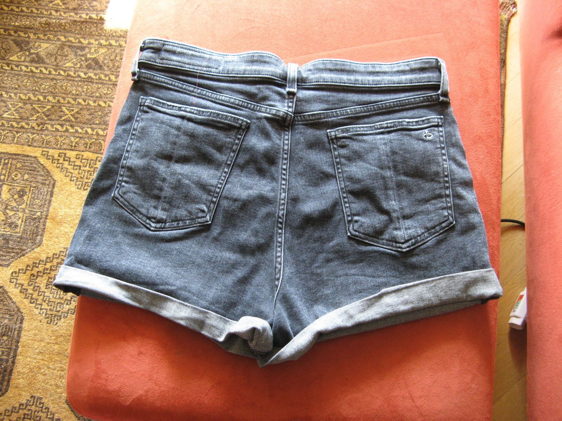 Hosen: Shorts schwarz stone washed Jeans Gr. 32 rag & bone – Gebraucht aus Zürich von apil 1