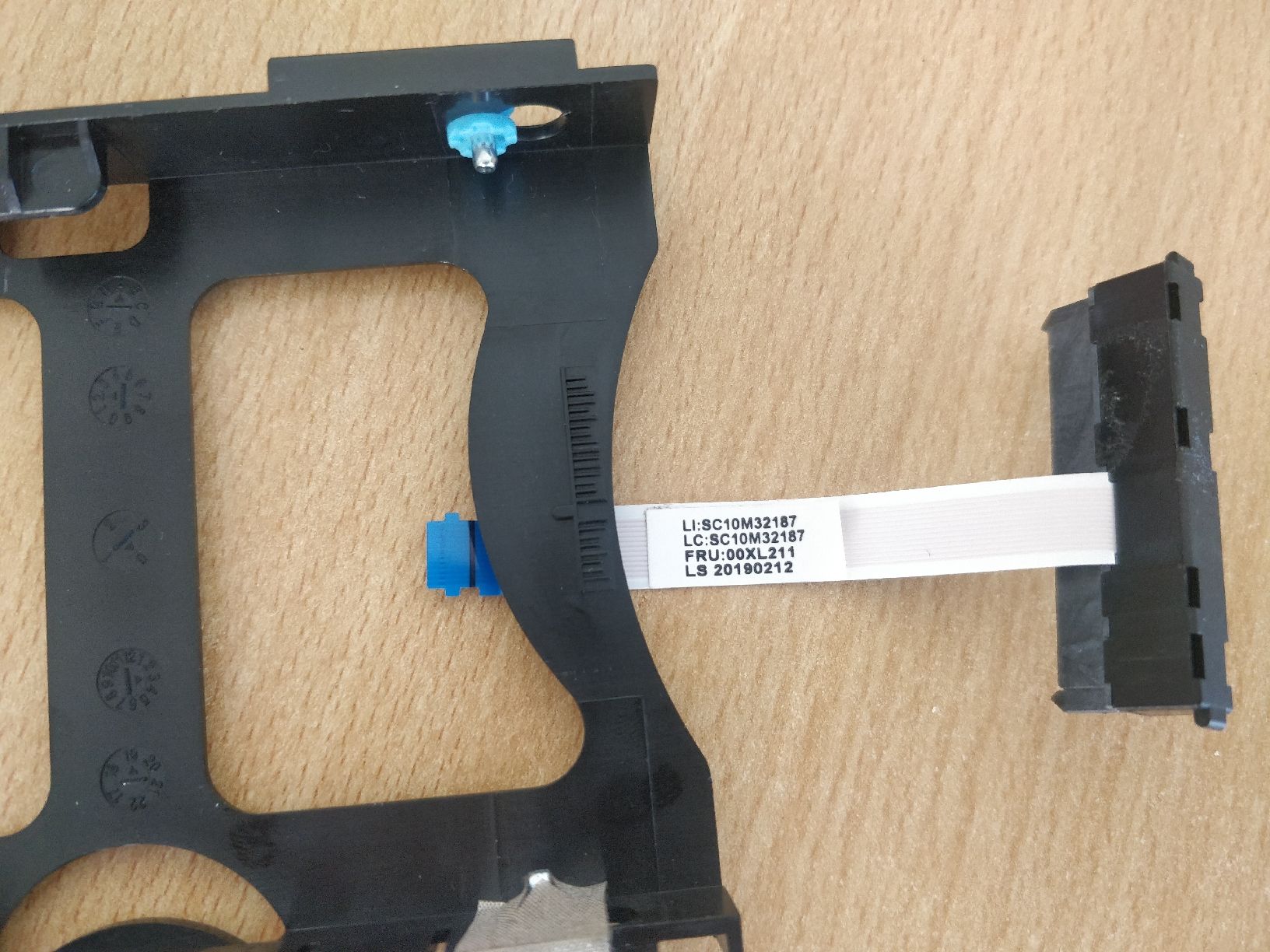 Lenovo Câbles: HDD SATA Cable Caddy & Flex Cable – D'occasion à Flawil par rcnkr 1