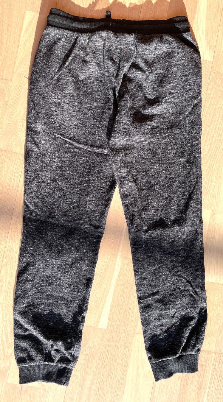 Hosen: Trainingshose, grau-meliert, Gr. 146 / 152 – Gebraucht aus Beinwil am See von Fgrisch 1