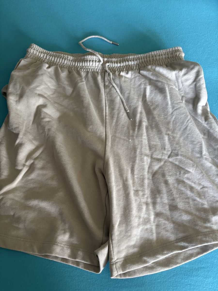 H&M Pantaloni: H&M Baumwoll-Shorts, Gr. XL, Beige – Nuovo (secondo la descrizione) da Wald AR venduto da bertli00
