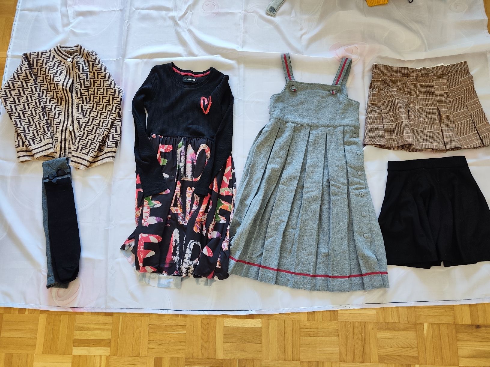 Lotti & Set di vestiti: kleiderpaket Mädchen 134 140 – Usato da Muttenz venduto da Hermesvonthan 3