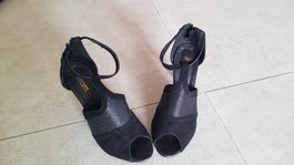 Chaussure femme à haut talon aiguille