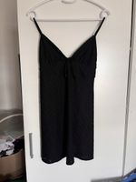 Kleid schwarz Stickerei Grösse S neuwertig