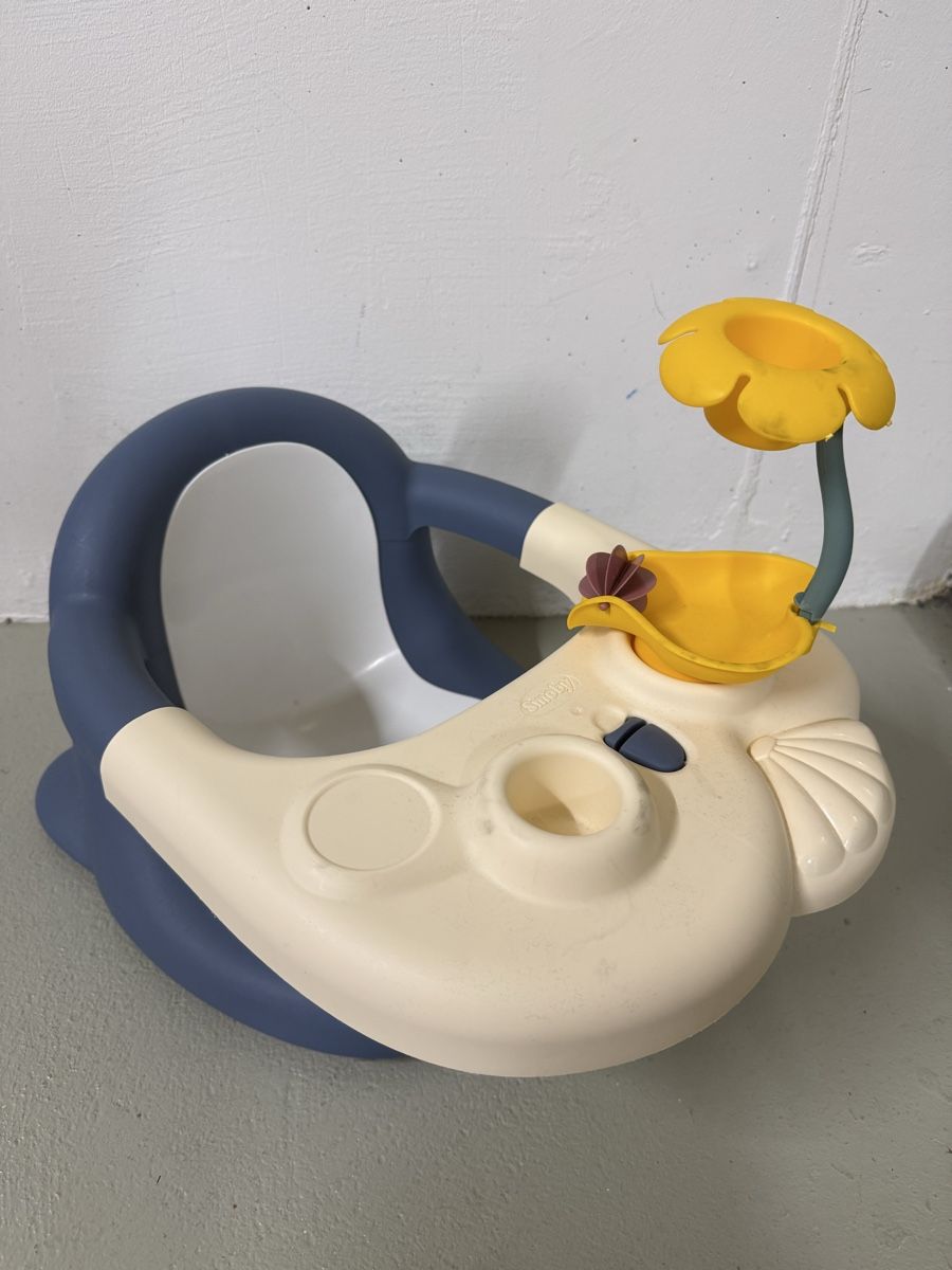 Badespass: Smoby Babybadesitz mit Spieltisch – Gebraucht aus Oberglatt ZH von vabend