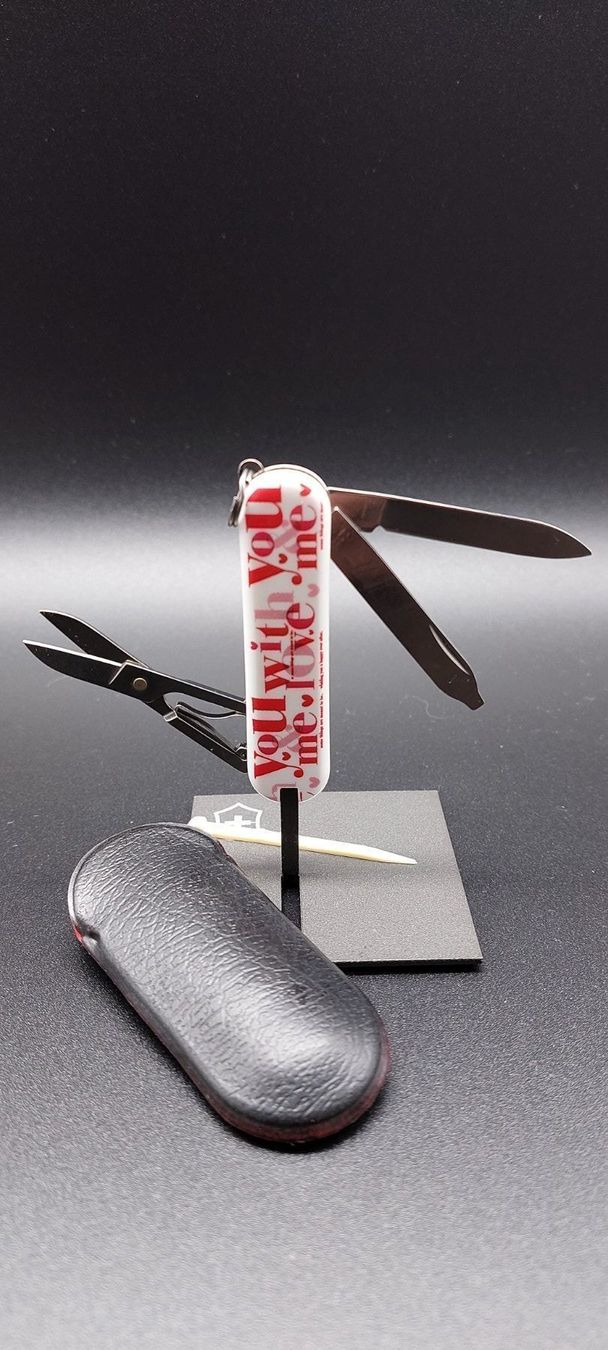 Coltelli tascabile: Victorinox Classic 2011 - Loving you – Nuovo (secondo la descrizione) da Hellbühl venduto da 30R_R30 1
