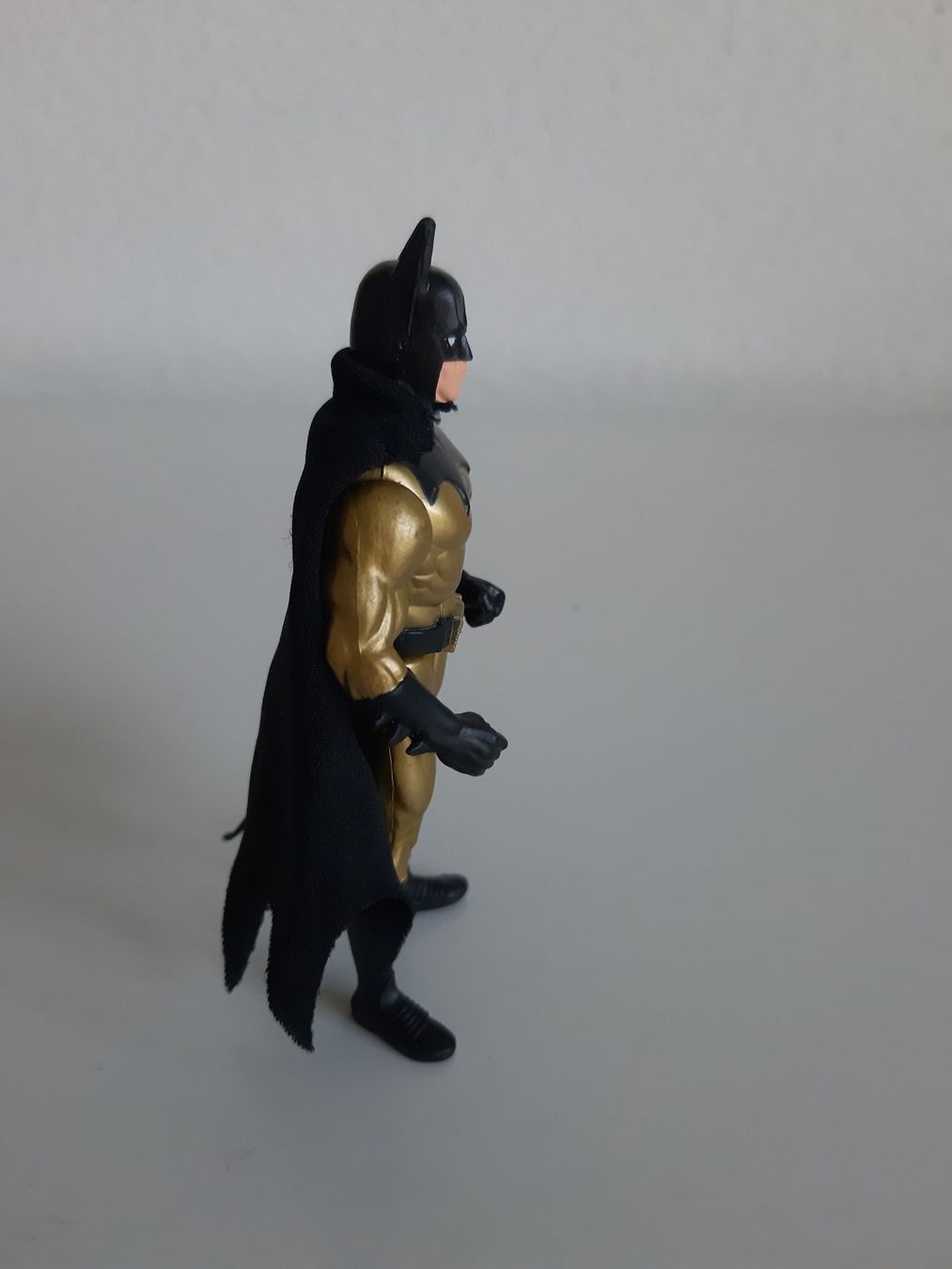 Statuette: Batman Dark Knight Collection Tec-Shield Action Figure 1990 – Usato da Buchs SG venduto da Bray_Law 3