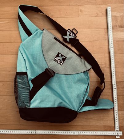 Praktischer X-Over Sling Bag, neuwertig, Top Zustand!