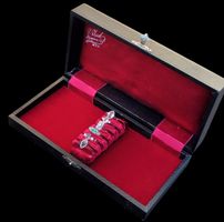 Antike Ringbox Schmuckbox Koffer Schwarz mit Bordeaux Seide