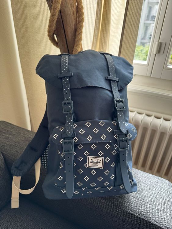 Praktischer und schöner Herschel Rucksack | Kaufen auf Ricardo
