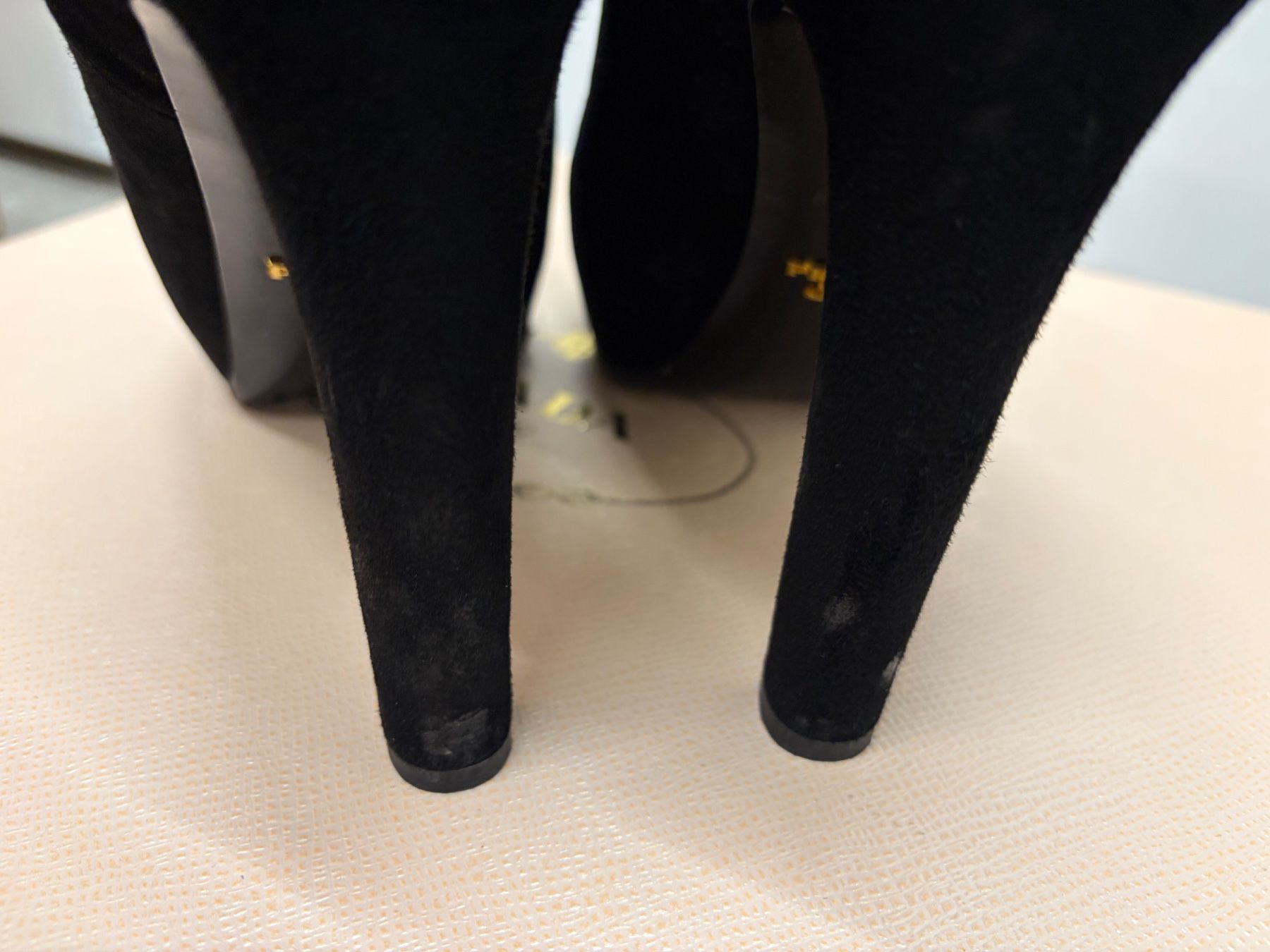Prada Scarpe da donna: Prada Stiefeletten, Wildleder schwarz – Usato da Uitikon Waldegg venduto da SanjaR 3