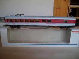 DB IC- Restaurantwagen in Pastell-Lackierung