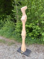 Holzskulptur "Elegance" von Georg Achermann