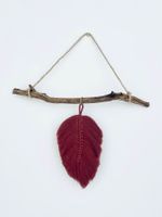 Decorazione murale con macrame