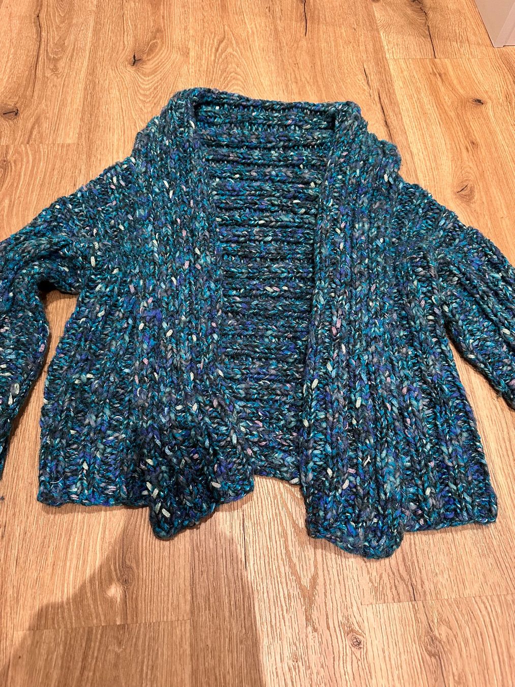 Maglioni & Felpe: Winter Strickjacke, handgestrickt, Gr. M – Usato da Tuggen venduto da wollistar 2