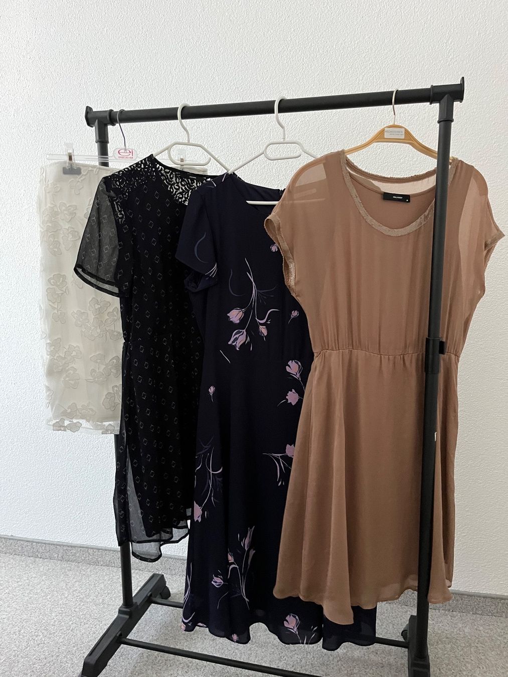 Lotti di vestiti: Kleiderpaket Damen Gr. M/L – Nuovo (secondo la descrizione) da Triesen venduto da dardaleni 2