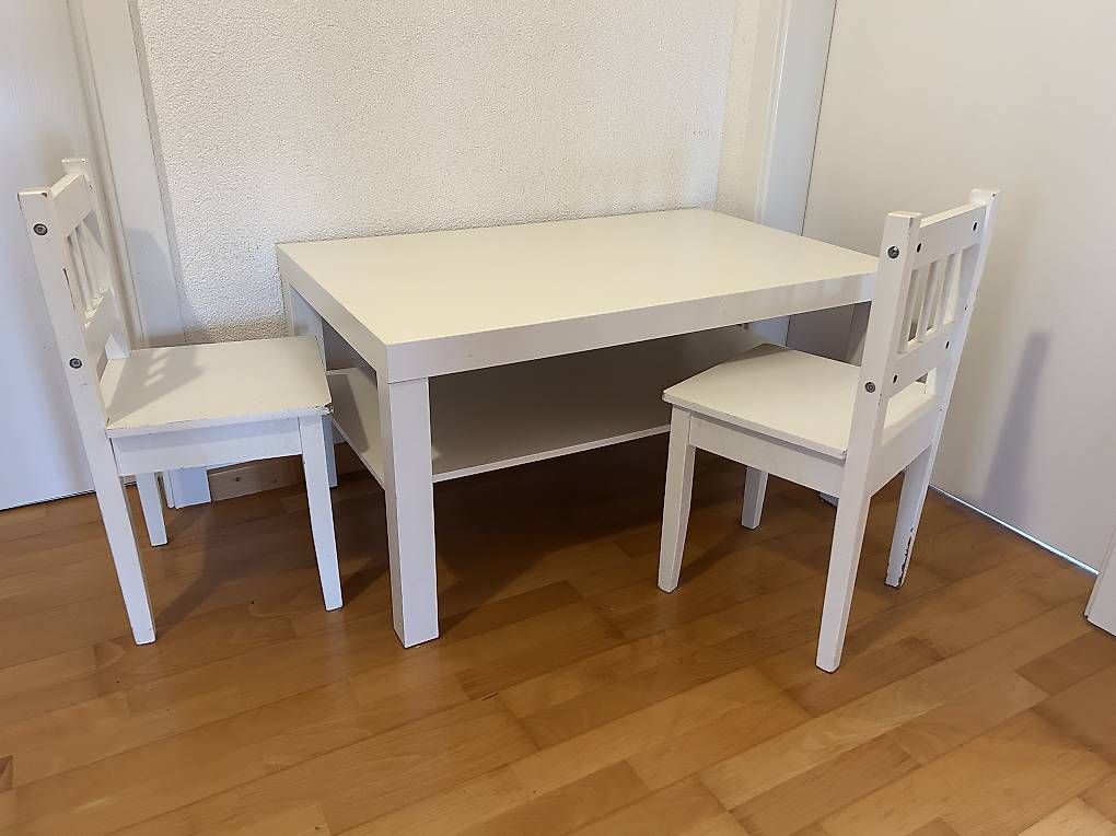 Set di tavolo e panche: GRATIS: IKEA Tisch & 2 Kinderstühle – Usato da Gerlikon venduto da Ariane13