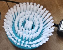 Elektrische Reinigungsbürste mit Zubehör neuwertig