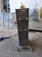 Alter Kleinteileschrank mit Schubladen inkl. Inhalt