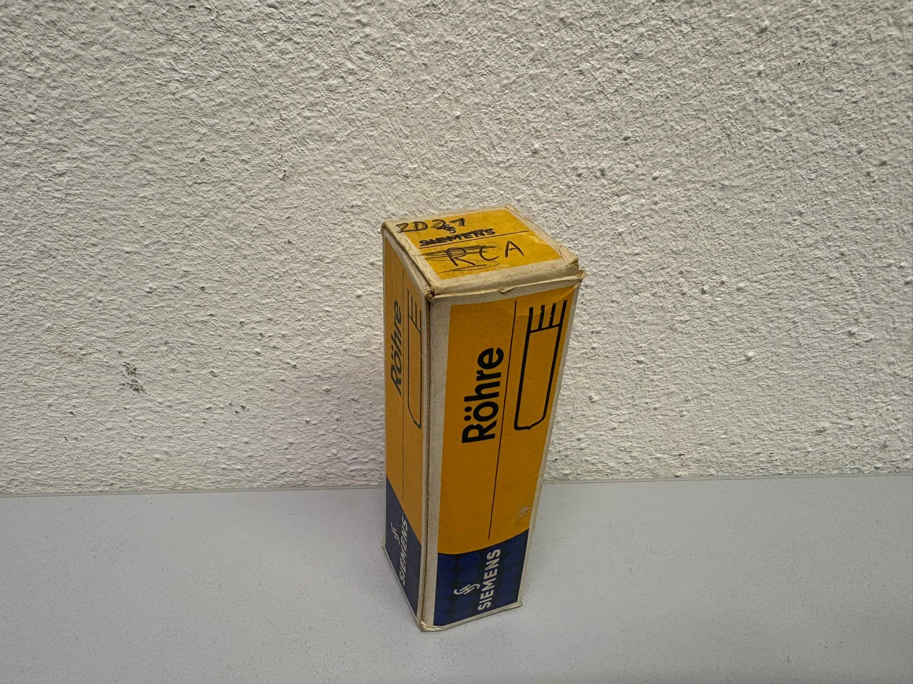 Componenti elettronici: RCA 2D21 – Nuovo (secondo la descrizione) da Hochdorf venduto da av-electronics 1