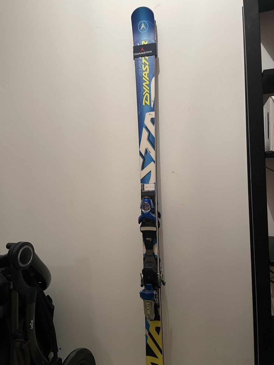 Dynastar Skis: Ski de géant dynastar – Gebraucht aus Les Bois von CelineBrahier
