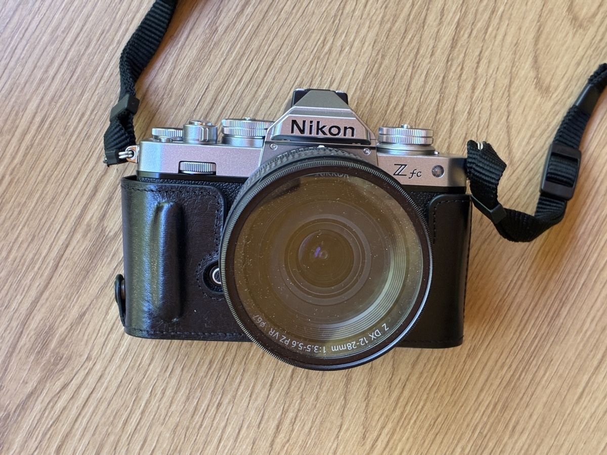 Nikon Kamera: Nikon Zfc con nikkor 12-28 – Gebraucht aus Grono von Danny1960 1